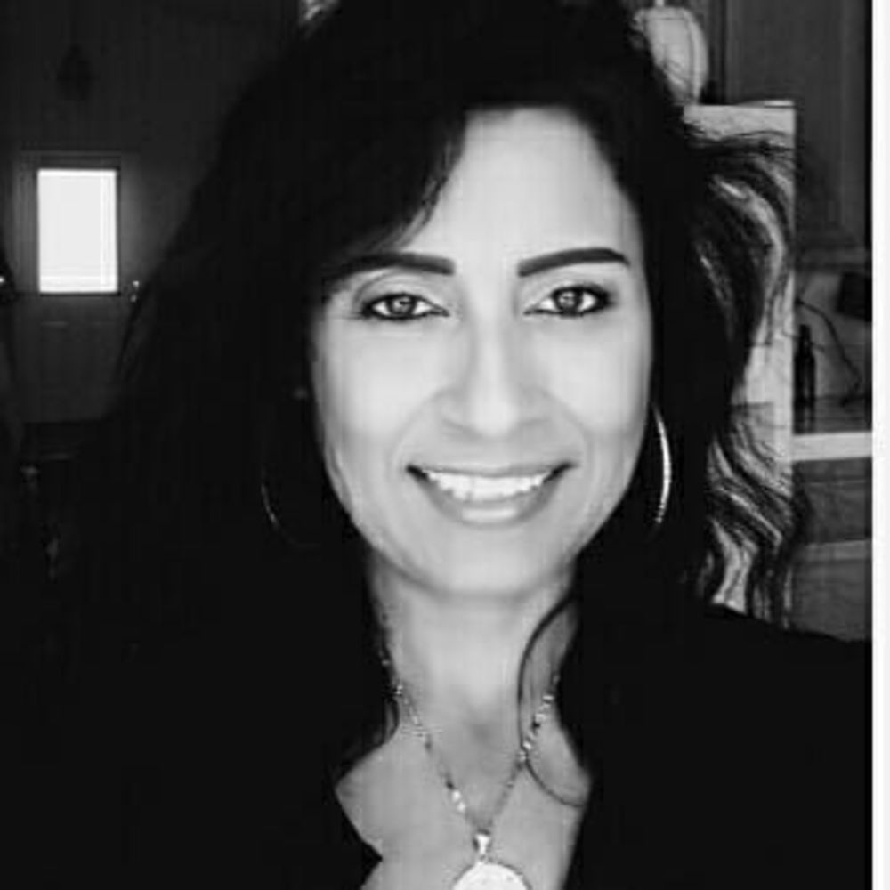 Meet your Posher, Zury